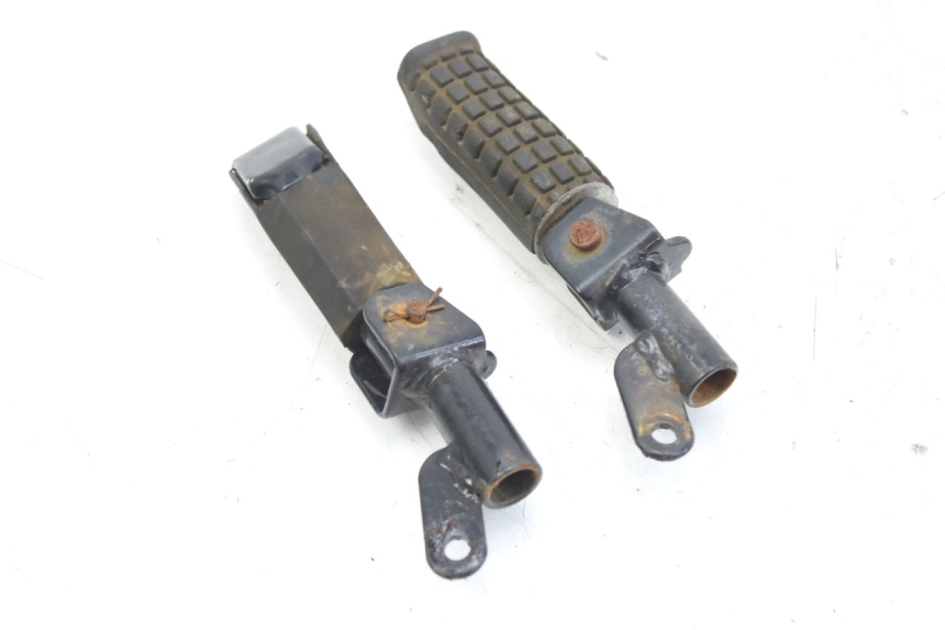 photo de PAIR OF REAR FOOTRESTS WILDLANDER BISCUIT 125 (2004 - 2010) - Component detail