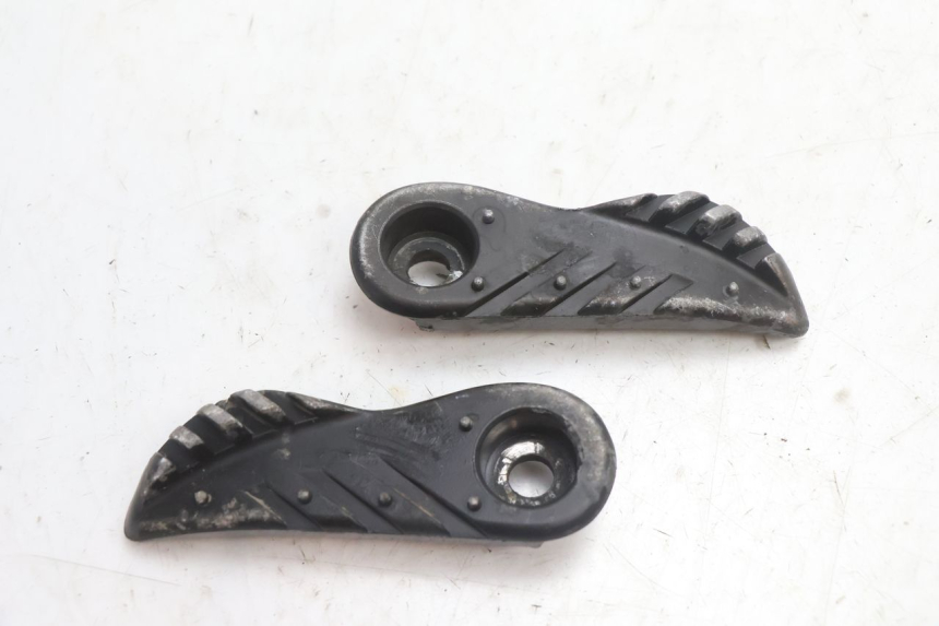 photo de PAIR OF REAR FOOTRESTS MBK BOOSTER SPIRIT 50 (2004 - 2017) - Zoom on usage condition