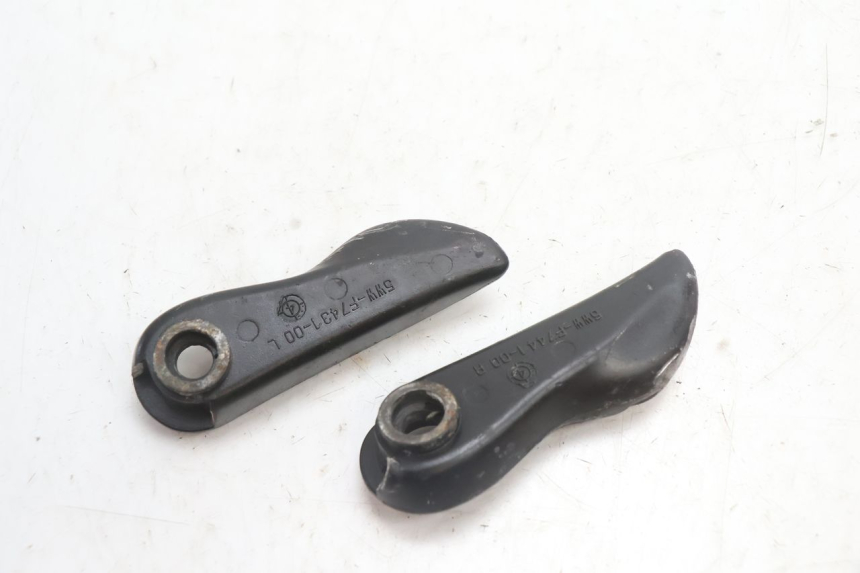 photo de PAIR OF REAR FOOTRESTS MBK BOOSTER SPIRIT 50 (2004 - 2017) - Alternative perspective
