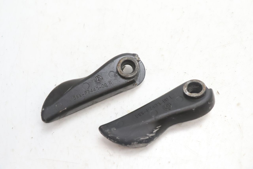photo de PAIR OF REAR FOOTRESTS MBK BOOSTER SPIRIT 50 (2004 - 2017) - Technical close-up