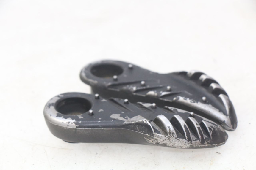 photo de PAIR OF REAR FOOTRESTS MBK BOOSTER SPIRIT NAKED 50 (2004 - 2017) - Alternative perspective