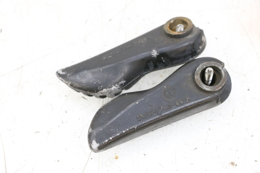 photo de PAIR OF REAR FOOTRESTS MBK BOOSTER SPIRIT NAKED 50 (2004 - 2017) - Technical close-up