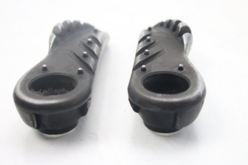 photo de PAIR OF REAR FOOTRESTS YAMAHA BW'S EASY 50 (2013 - 2016) - Technical close-up