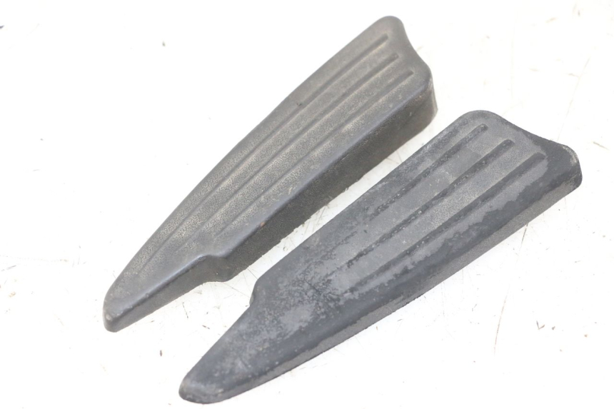 photo de PAIR OF REAR FOOTRESTS PEUGEOT CITYSTAR 50 (2013 - 2017) - Component detail