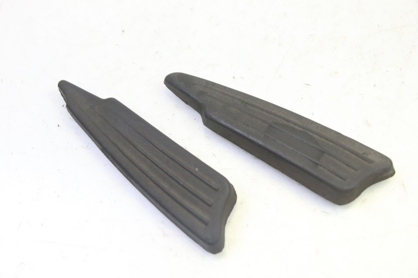 photo de PAIR OF REAR FOOTRESTS PEUGEOT CITYSTAR 50 (2013 - 2017) - Component detail