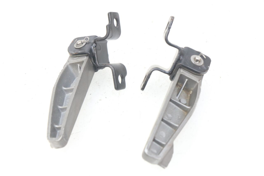 photo de PAIR REAR FOOTRESTS RIDE CLASSIC 2T 50 (2014 - 2022) - Fixing points details