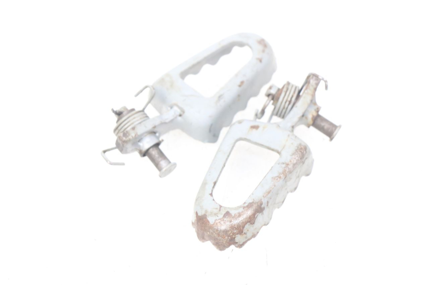 photo de PAIR REAR FOOTRESTS LONCIN DIRT BIKE 125 - Component detail