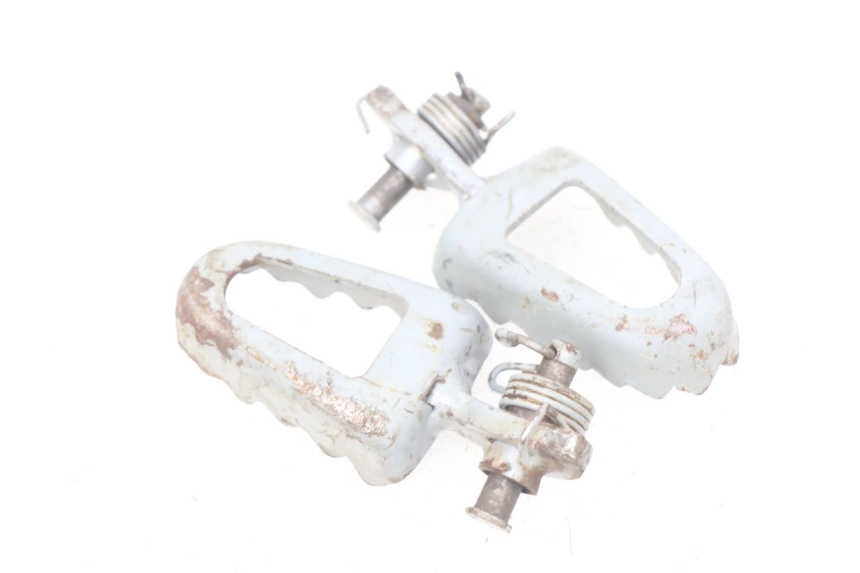 photo de PAIR REAR FOOTRESTS LONCIN DIRT BIKE 125 - Zoom on usage condition