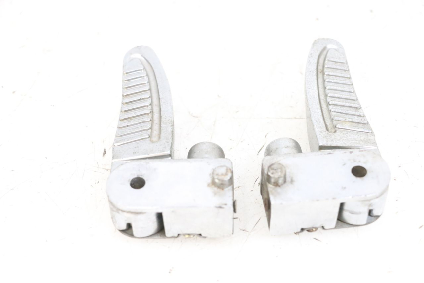 photo de PAIR REAR FOOTRESTS BTC FELICE SPORT 50 - Technical close-up