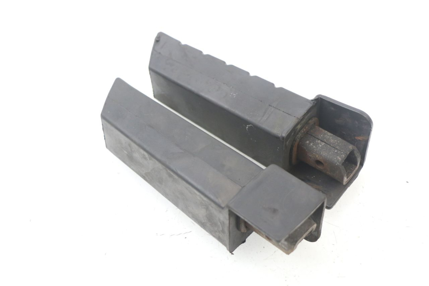 photo de PAIR REAR FOOTRESTS HONDA FES PANTHEON 125 (2003 - 2007) - Component detail