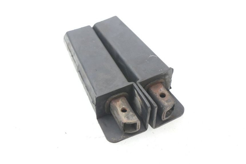 photo de PAIR REAR FOOTRESTS HONDA FES PANTHEON 125 (2003 - 2007) - Zoom on usage condition