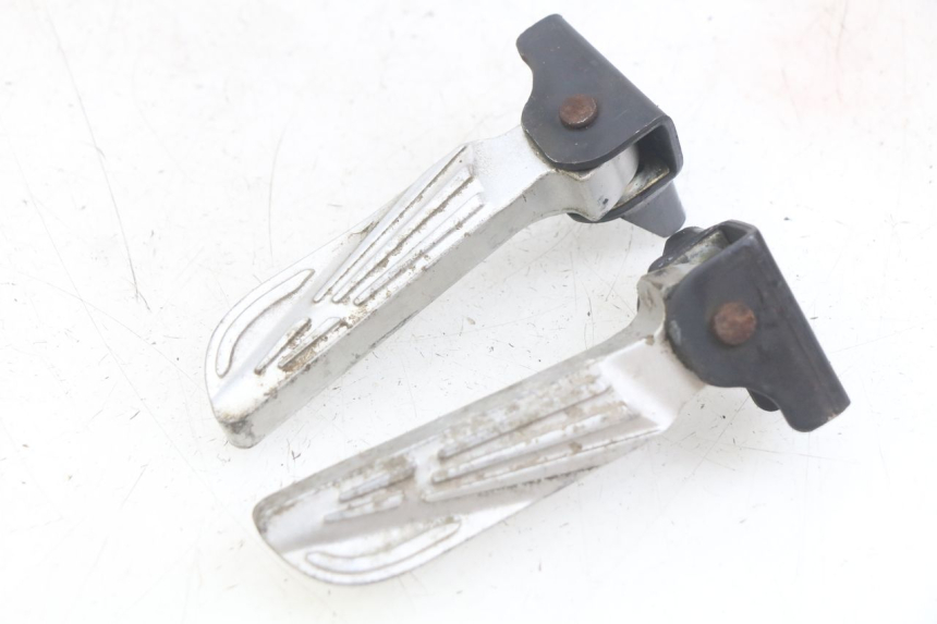 photo de PAIR OF REAR FOOTRESTS SYM FIDDLE 3 III 125 (2014 - 2020) - Main view