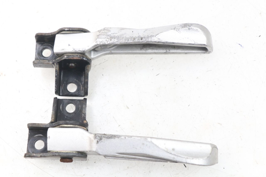 photo de PAIR REAR FOOTRESTS SYM FIDDLE 3 III 50 (2014 - 2020) - Alternative perspective