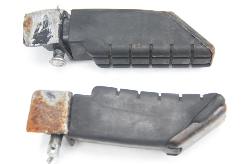 photo de PAIR REAR FOOTRESTS MBK FLIPPER 115 (2013 - 2017) - Zoom on usage condition