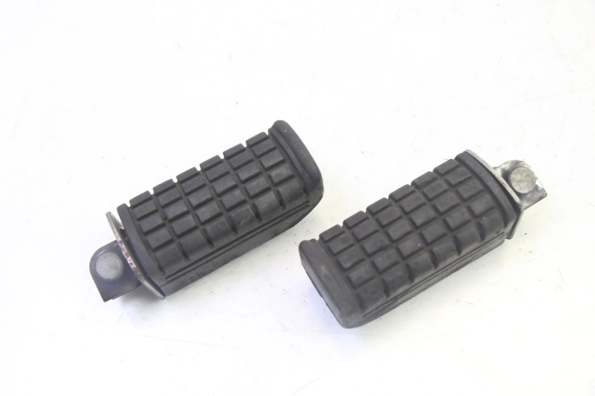 photo de PAIR REAR FOOTRESTS DAELIM HISTORY 125 (2001 - 2002) - Main view