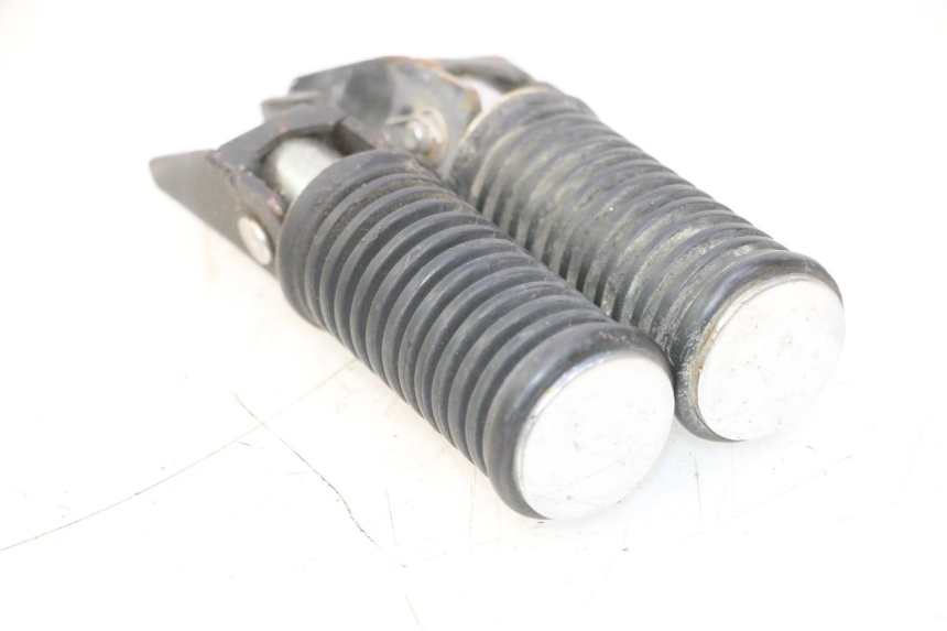 photo de PAIR OF REAR FOOTRESTS KEEWAY HURRICANE 50 (2006 - 2019) - Component detail