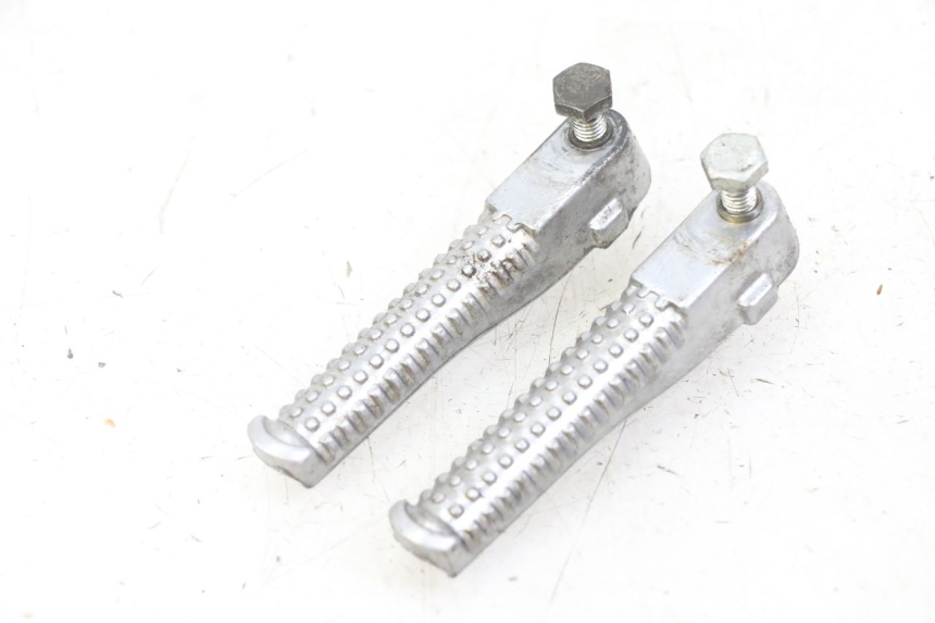 photo de PAIR REAR FOOTRESTS PEUGEOT JET FORCE CARBU 50 (2003 - 2016) - Main view