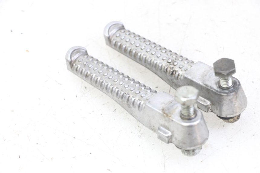 photo de PAIR REAR FOOTRESTS PEUGEOT JET FORCE CARBU 50 (2003 - 2016) - Component detail