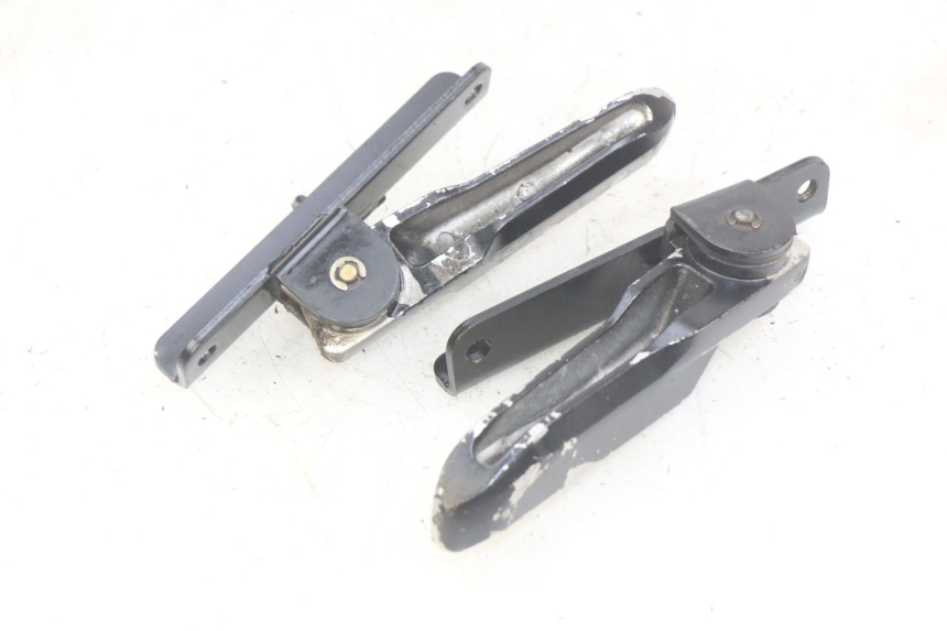 photo de PAIR OF REAR FOOTRESTS SYM JET SPORT XR 50 (2006 - 2015) - Component detail