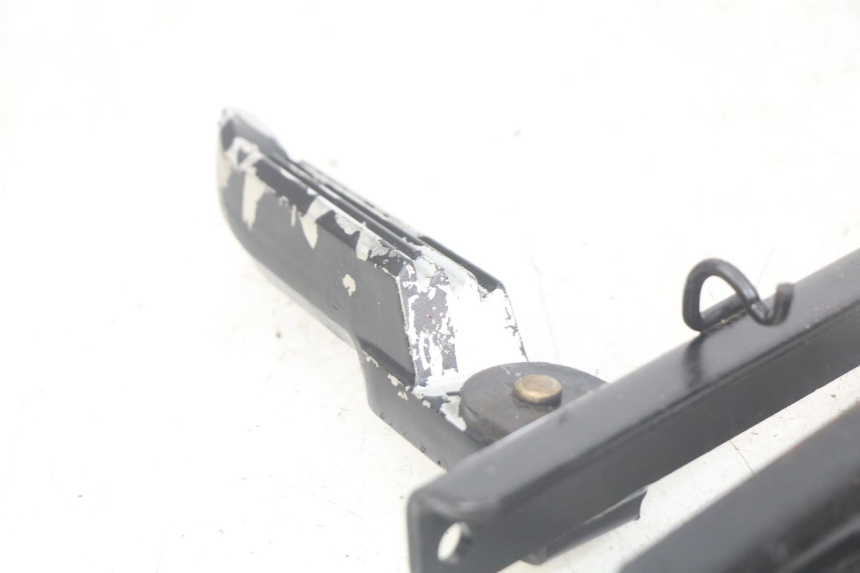 photo de PAIR OF REAR FOOTRESTS SYM JET SPORT XR 50 (2006 - 2015) - Alternative perspective