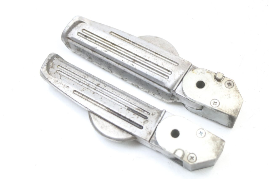 photo de PAIR REAR FOOTRESTS SYM JOYRIDE EVO 125 (2009 - 2016) - Zoom on usage condition