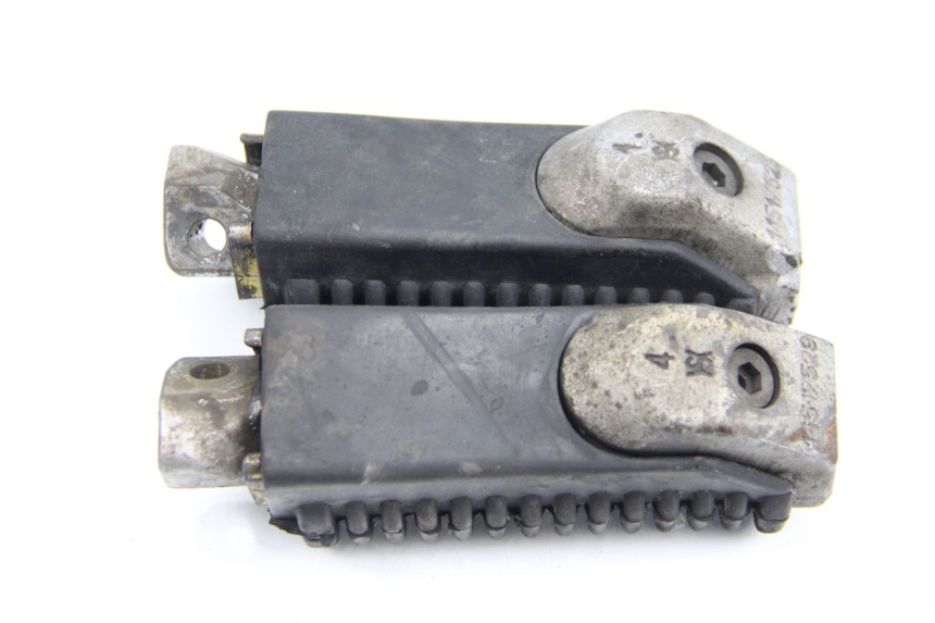 photo de PAIR REAR FOOTRESTS BMW K100 1000 (1982 - 1990) - Zoom on usage condition