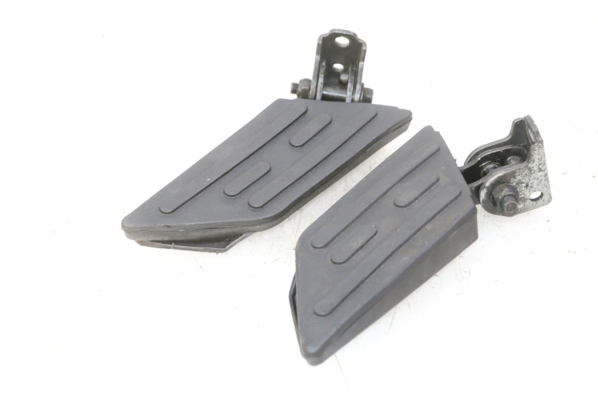 photo de PAIR OF REAR FOOTRESTS PEUGEOT KISBEE 2T 50 (2010 - 2017) - Main view