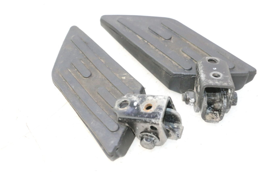 photo de PAIR OF REAR FOOTRESTS PEUGEOT KISBEE 2T 50 (2010 - 2017) - Component detail