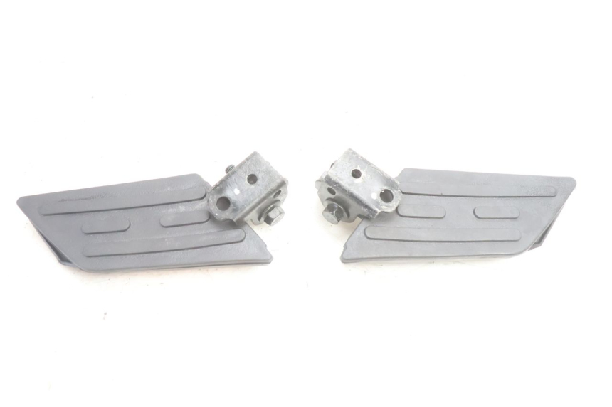 photo de PAIR OF REAR FOOTRESTS PEUGEOT KISBEE 2T 50 (2010 - 2017) - Main view