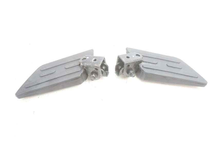 photo de PAIR OF REAR FOOTRESTS PEUGEOT KISBEE 2T 50 (2010 - 2017) - Product overview