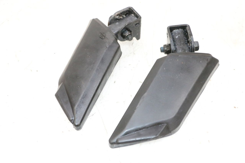 photo de PAIR OF REAR FOOTRESTS PEUGEOT KISBEE 4T 50 (2010 - 2017) - Product overview