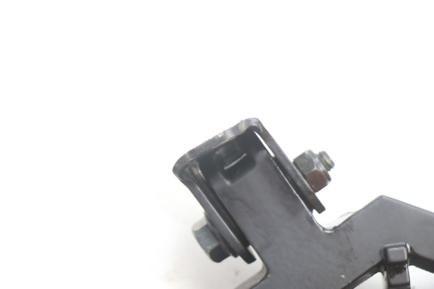 photo de PAIR OF REAR FOOTRESTS PEUGEOT KISBEE 4T 50 (2018 - 2022) - Component zoom
