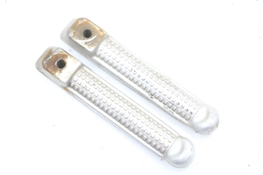 photo de PAIR REAR FOOTRESTS RENAULT KOURANOS 125 (2001 - 2004) - Zoom on usage condition