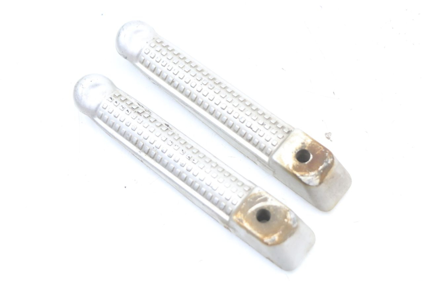 photo de PAIR REAR FOOTRESTS RENAULT KOURANOS 125 (2001 - 2004) - Alternative perspective