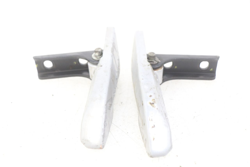 photo de PAIR OF REAR FOOTRESTS PIAGGIO LIBERTY IGET 4T 50 (2015 - 2020) - Component detail
