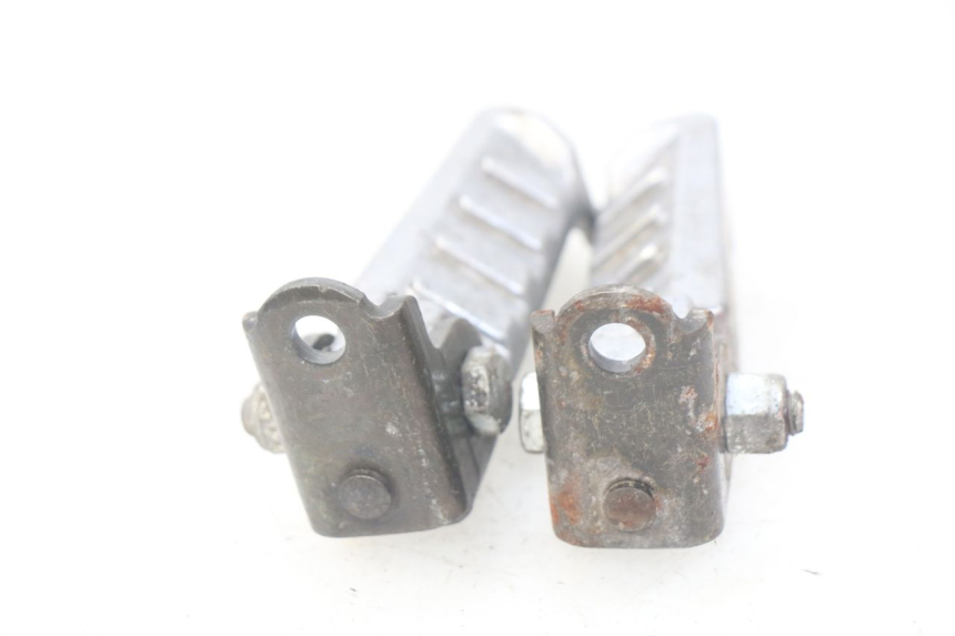 photo de PAIR OF REAR FOOTRESTS PEUGEOT LUDIX BLASTER 50 (2006 - 2014) - Technical close-up