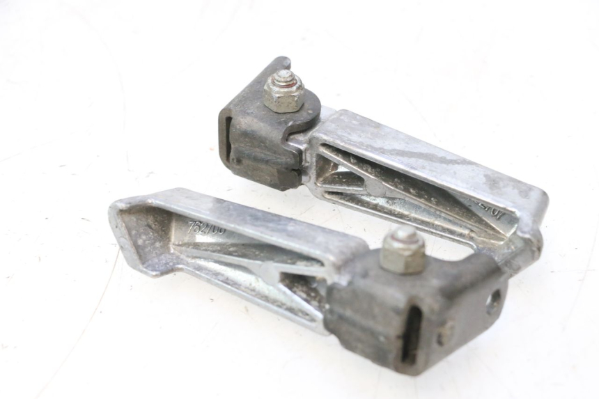 photo de PAIR OF REAR FOOTRESTS PEUGEOT LUDIX 50 (2008 - 2017) - Zoom on usage condition