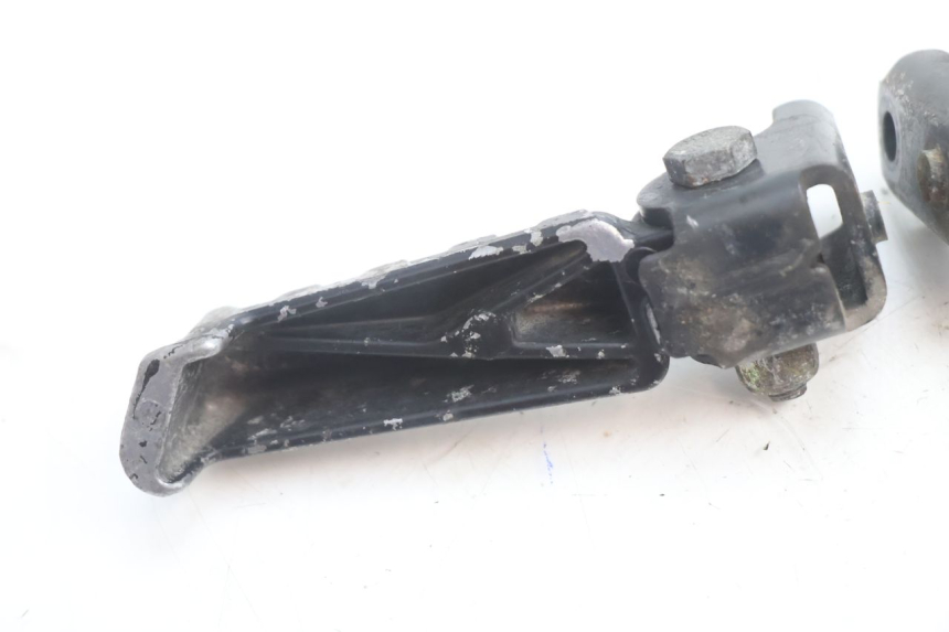 photo de PAIR REAR FOOTRESTS PEUGEOT LUDIX ONE 50 (2004 - 2013) - Technical close-up