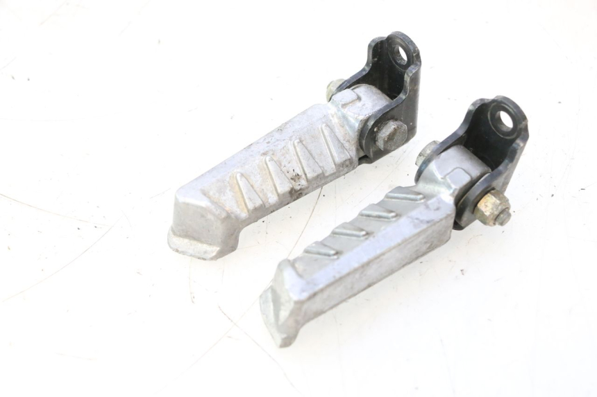 photo de PAIR REAR FOOTRESTS PEUGEOT LUDIX ONE 50 (2004 - 2006) - Main view