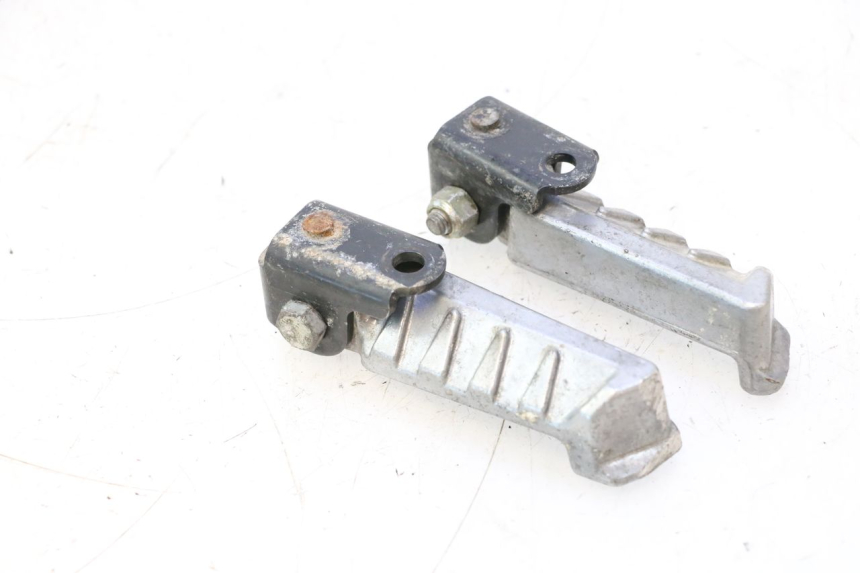 photo de PAIR REAR FOOTRESTS PEUGEOT LUDIX ONE 50 (2004 - 2006) - Component detail