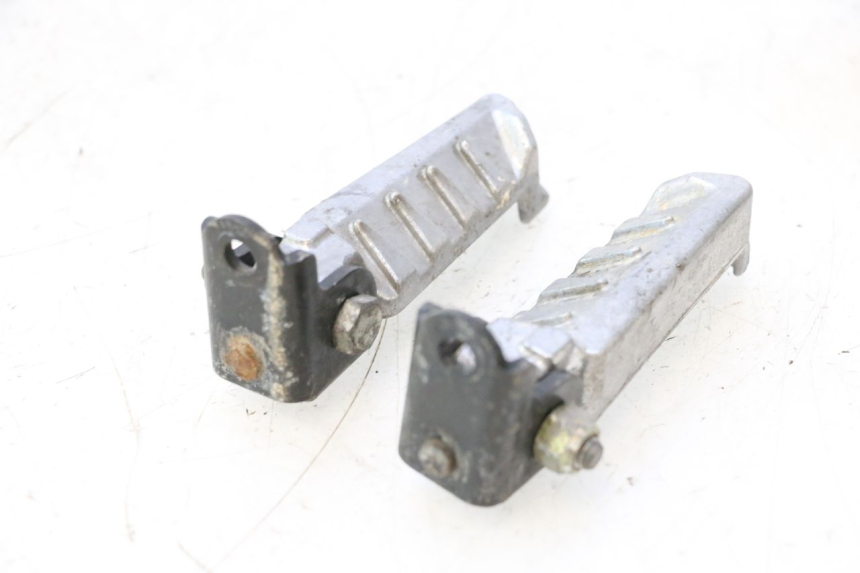 photo de PAIR REAR FOOTRESTS PEUGEOT LUDIX ONE 50 (2004 - 2006) - Technical close-up