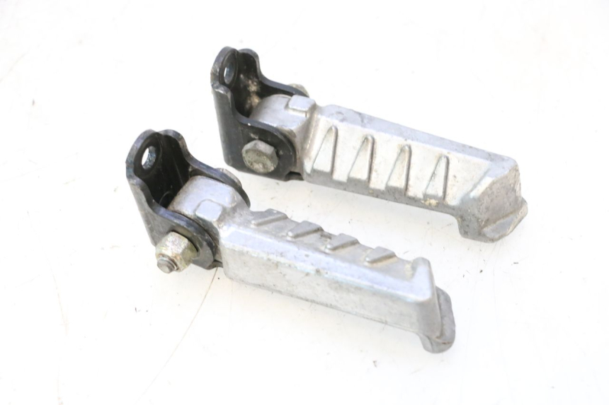 photo de PAIR REAR FOOTRESTS PEUGEOT LUDIX ONE 50 (2004 - 2006) - Product overview