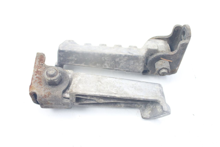 photo de PAIR OF REAR FOOTRESTS PEUGEOT LUDIX SNAKE 2T 50 (2004 - 2014) - Alternative perspective