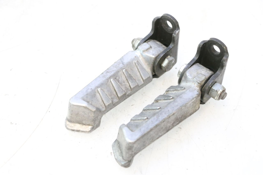 photo de PAIR OF REAR FOOTRESTS PEUGEOT LUDIX SNAKE 2T 50 (2004 - 2014) - Main view