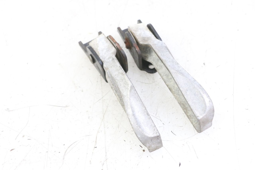 photo de PAIR OF REAR FOOTRESTS MASH CITY 4T 50 (2018 - 2020) - Zoom on usage condition