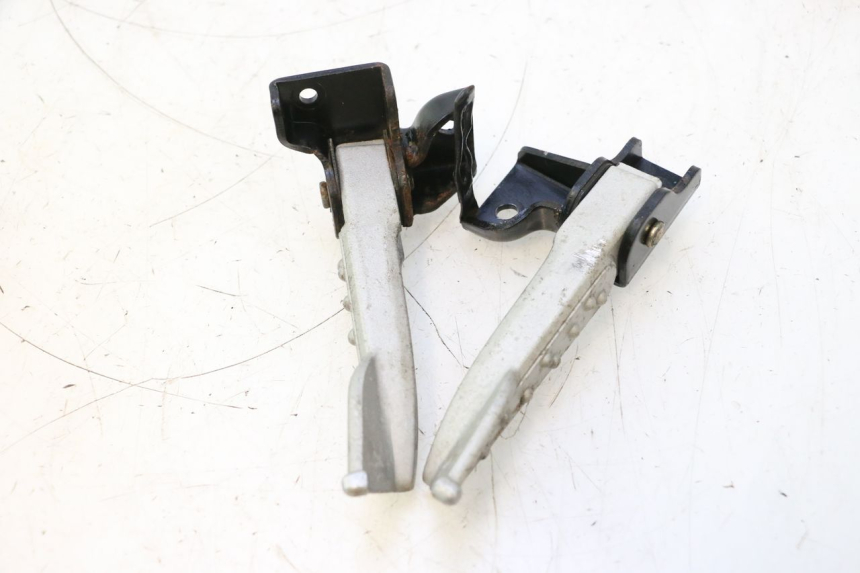 photo de PAIR REAR FOOTRESTS SYM MIO 50 (2005 - 2010) - Component detail