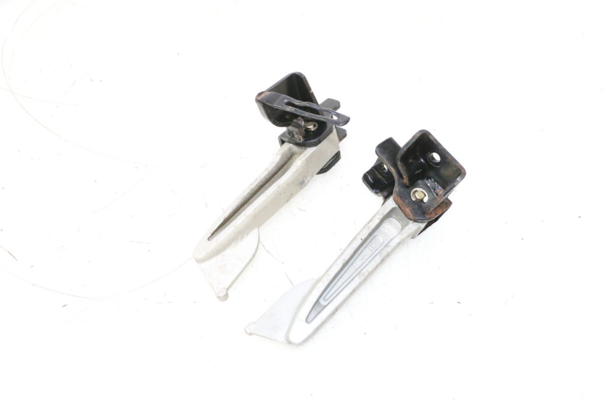 photo de PAIR REAR FOOTRESTS SYM MIO 50 (2005 - 2010) - Technical close-up