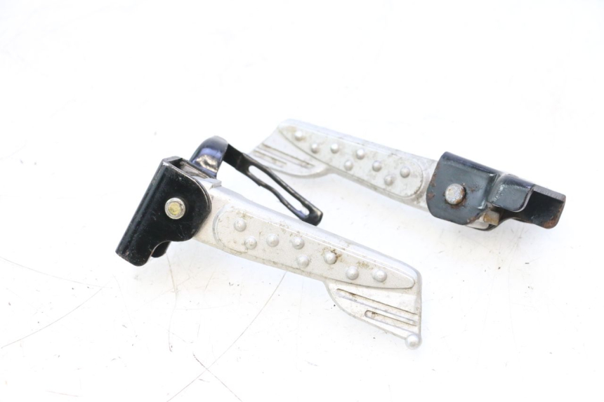 photo de PAIR REAR FOOTRESTS SYM MIO 50 (2005 - 2010) - Fixing points details