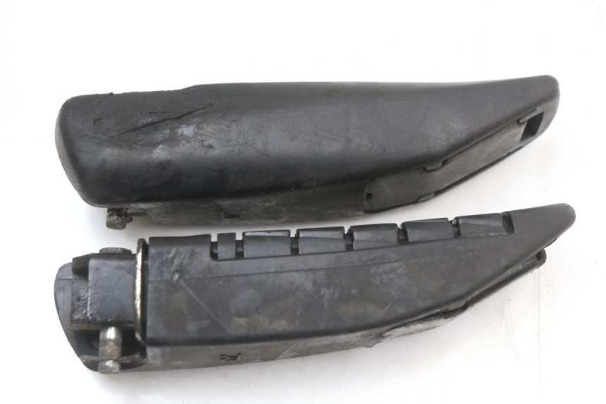 photo de PAIR REAR FOOTRESTS MBK MW TRYPTIK 125 (2014 - 2016) - Technical close-up