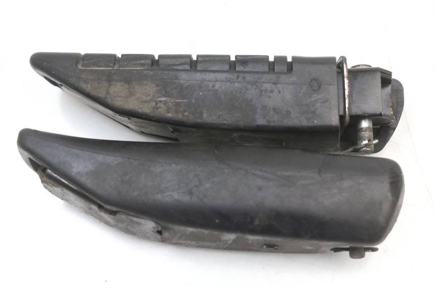 photo de PAIR REAR FOOTRESTS MBK MW TRYPTIK 125 (2014 - 2016) - Product overview